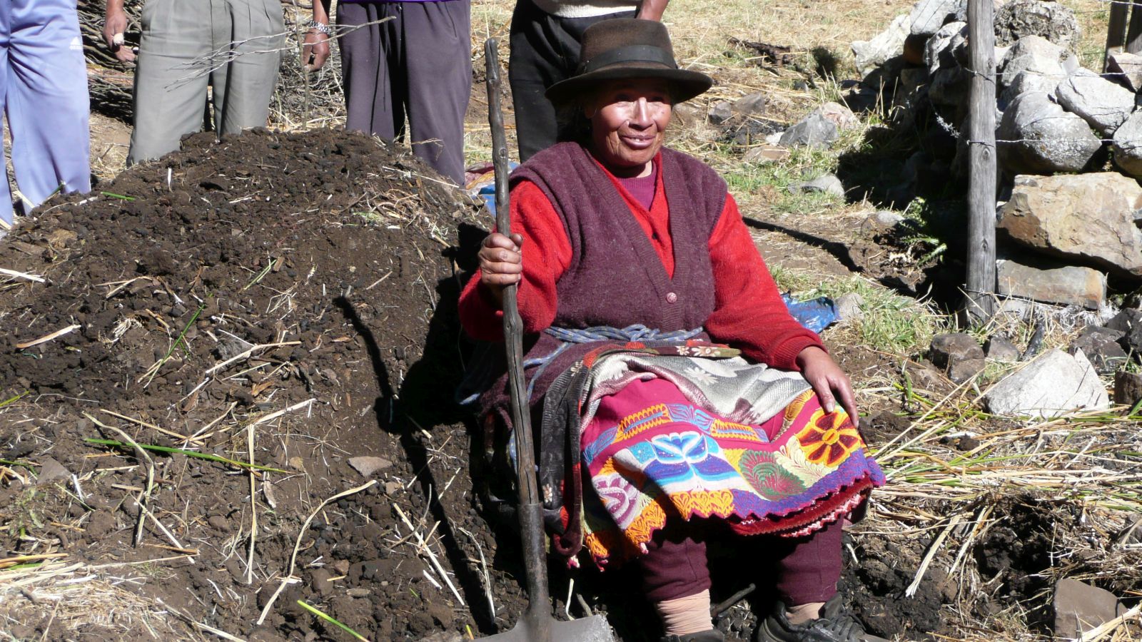 Peruanerin, Zubereitung einer Pachamanca 